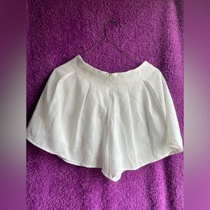 Chic White Women's Skorts